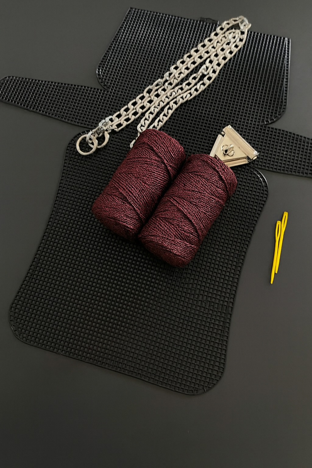 Bordo Makrome İpli Kanvas Çanta Yapım Kiti 22x45 cm  200 gr İpli Gümüş Aksesuarlı DIY Örgü Seti